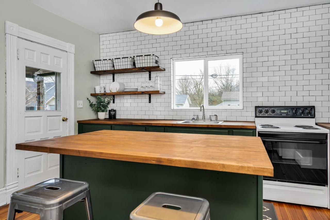 Enchanting Bungalow - 2Br Historic Hidden Gem Xenia Bagian luar foto