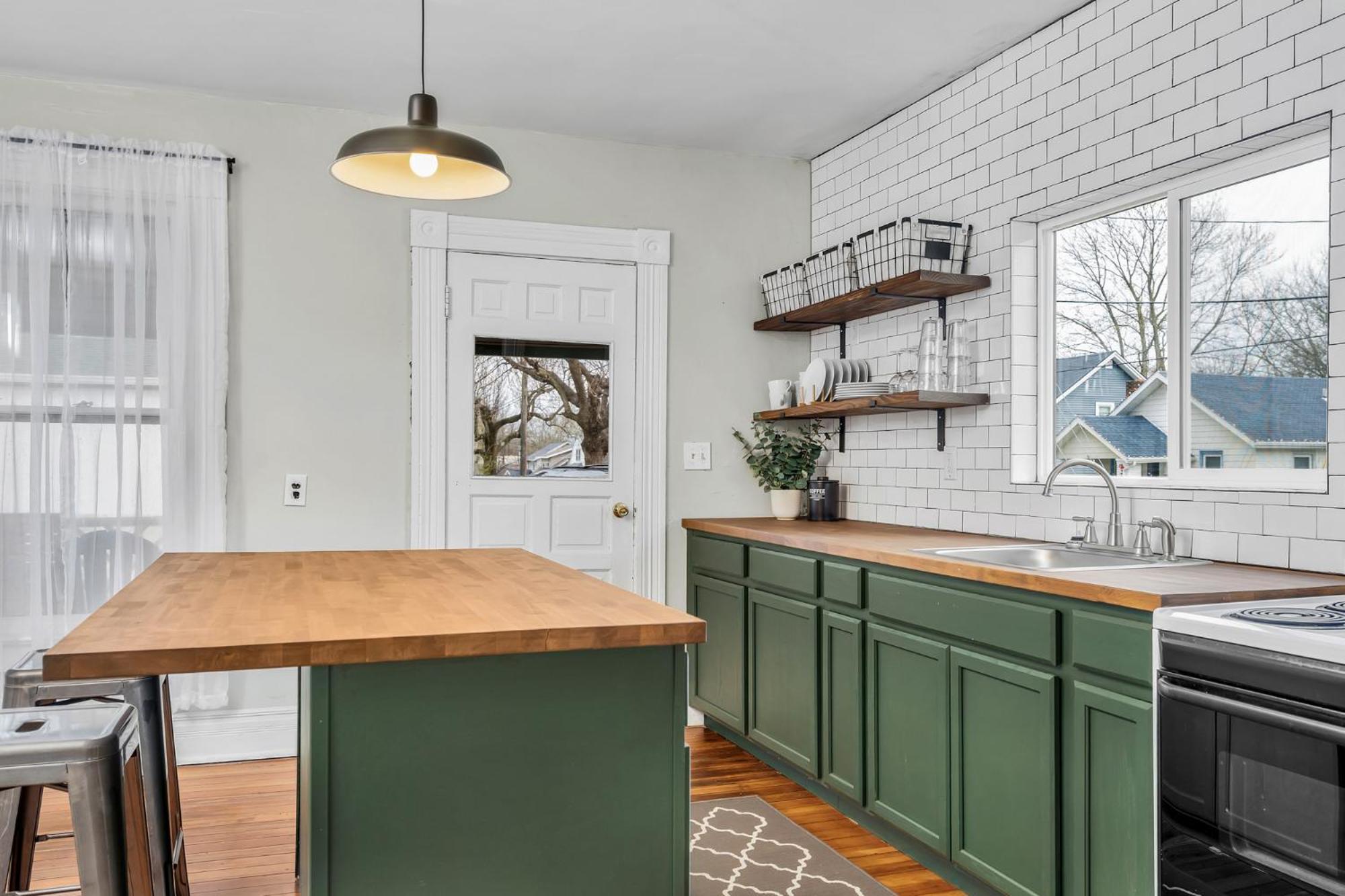 Enchanting Bungalow - 2Br Historic Hidden Gem Xenia Bagian luar foto